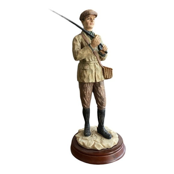 Fly Fisherman figurine with all his gear. 11” tall x 4.5” wide. Excellent cond. - Picture 2 of 7
